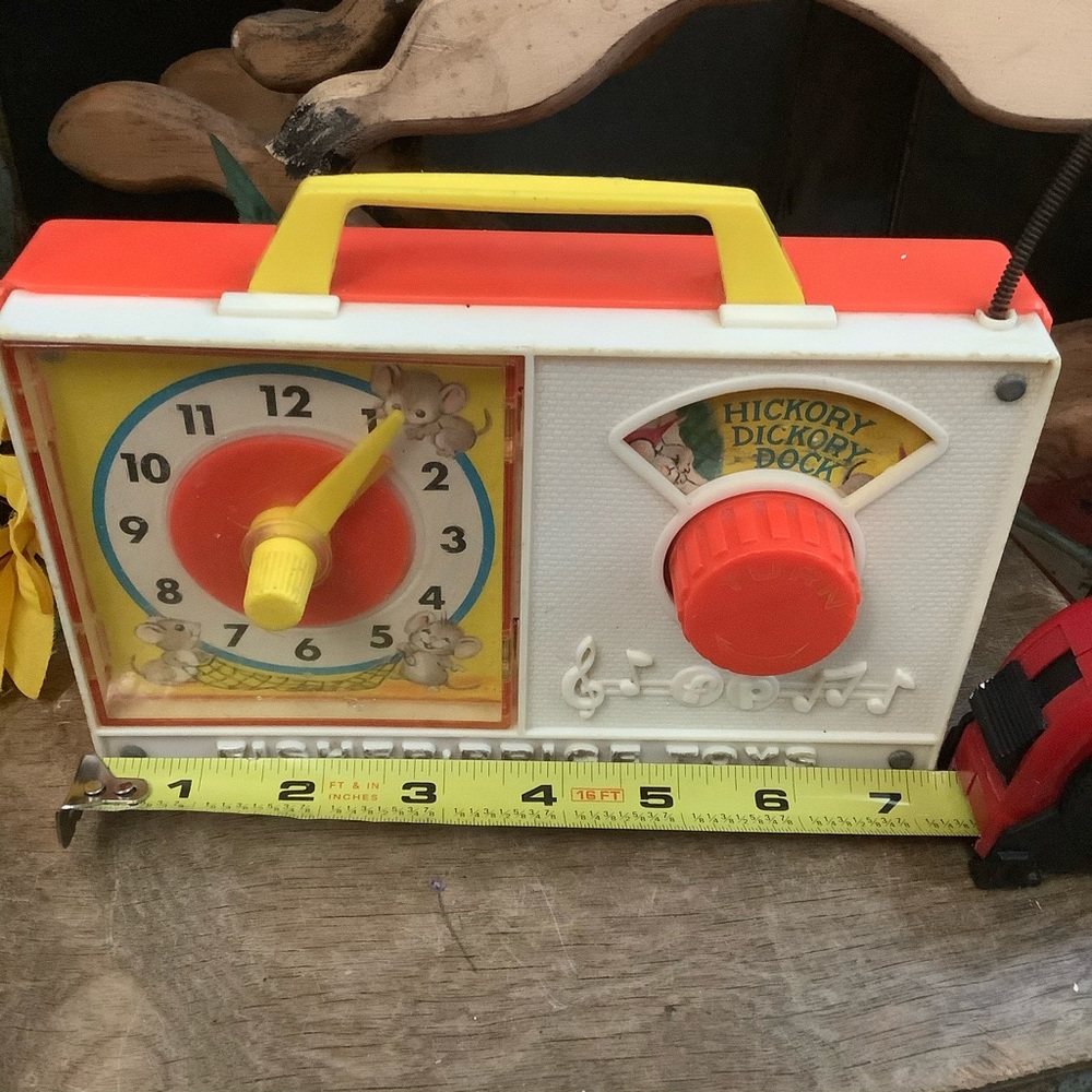 Vintage Fisher Price Wind-Up Clock Radio - Picture 9 of 11